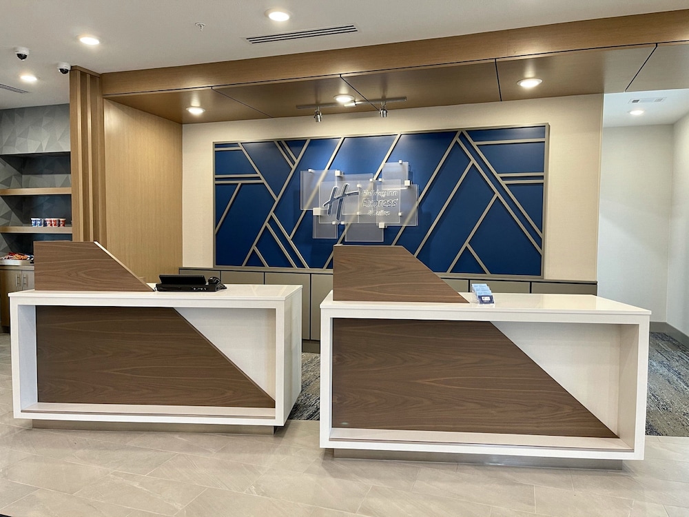 Holiday Inn Express & Suites Ft. Smith Airport by IHG - photo 46