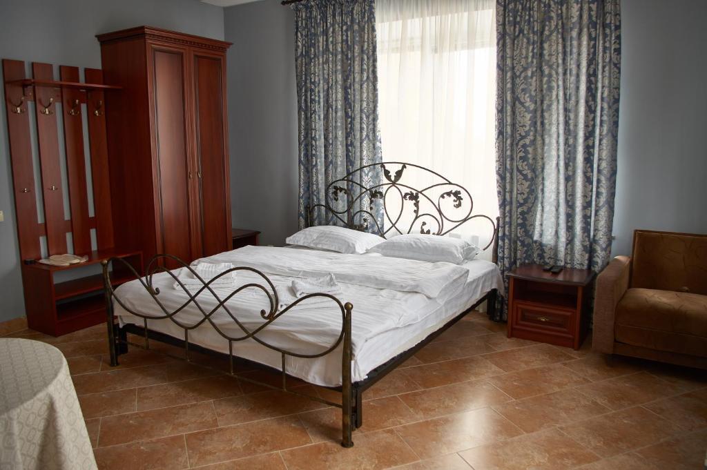 Ermitazh Hotel Complex — hotel in Novomoskovs'k