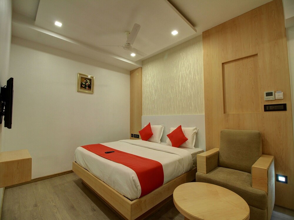 Oyo 14031 Vinayak In - last minute hotel in Coimbatore