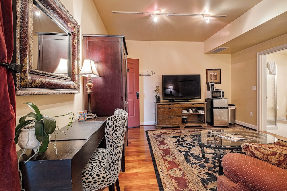 The Orenco Station Hotel - photo 94