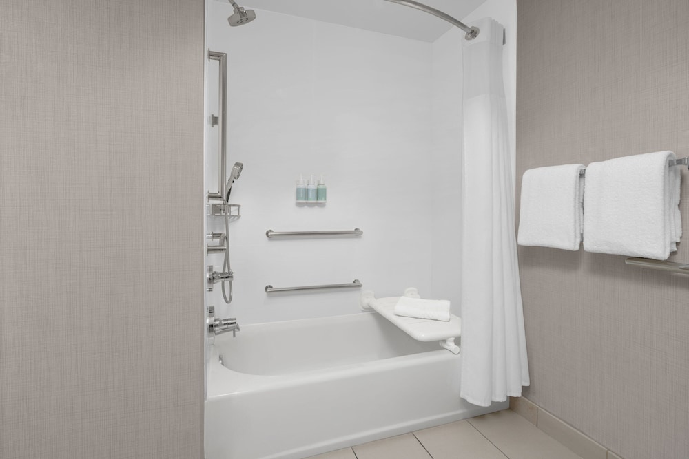 Residence Inn By Marriott Santa Clarita Valencia - photo 23