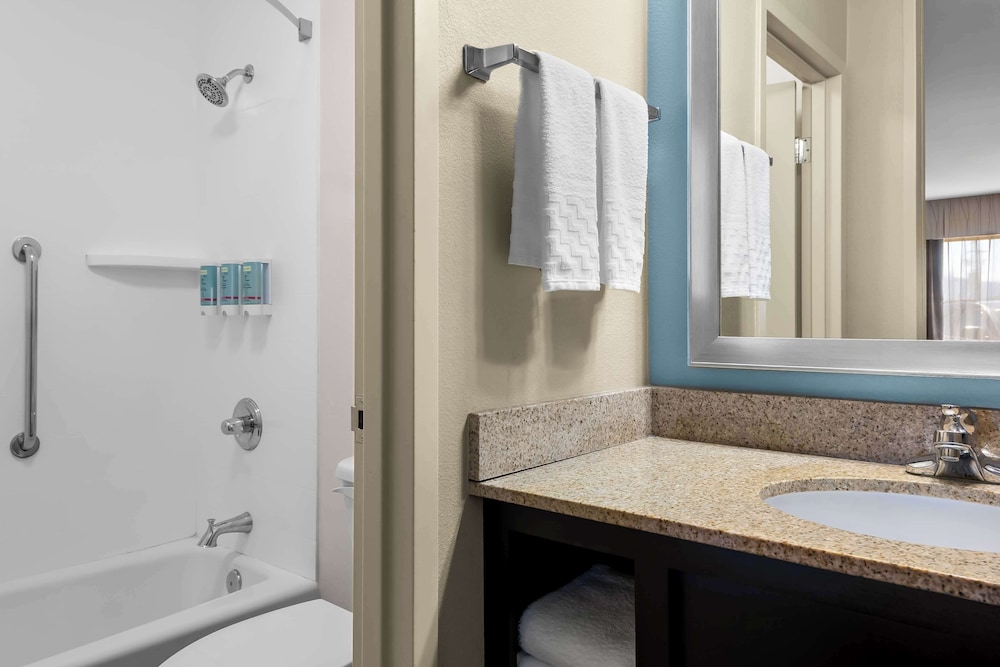 Best Western Newport Inn - photo 28