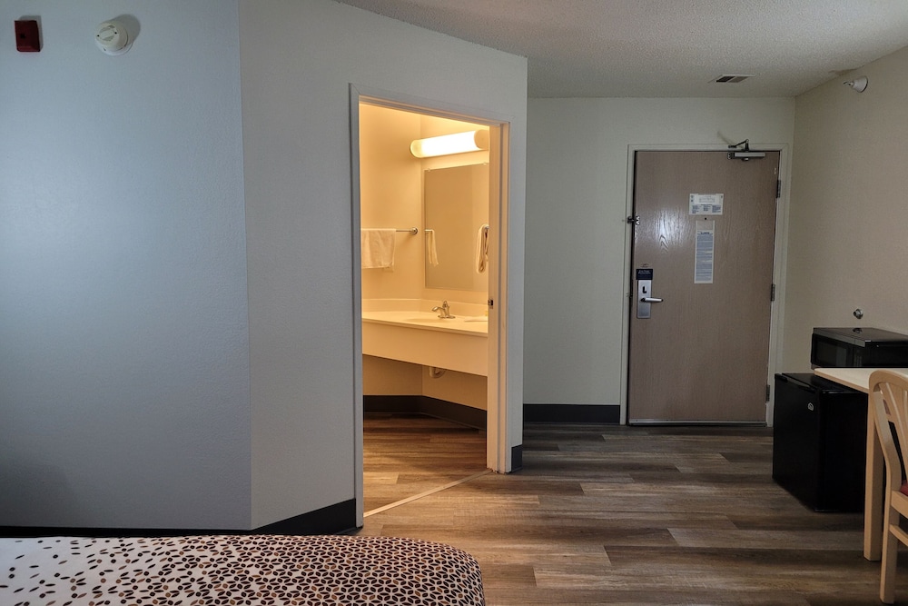 Modern Stay 39 Lakeview By OYO Minonk - photo 43