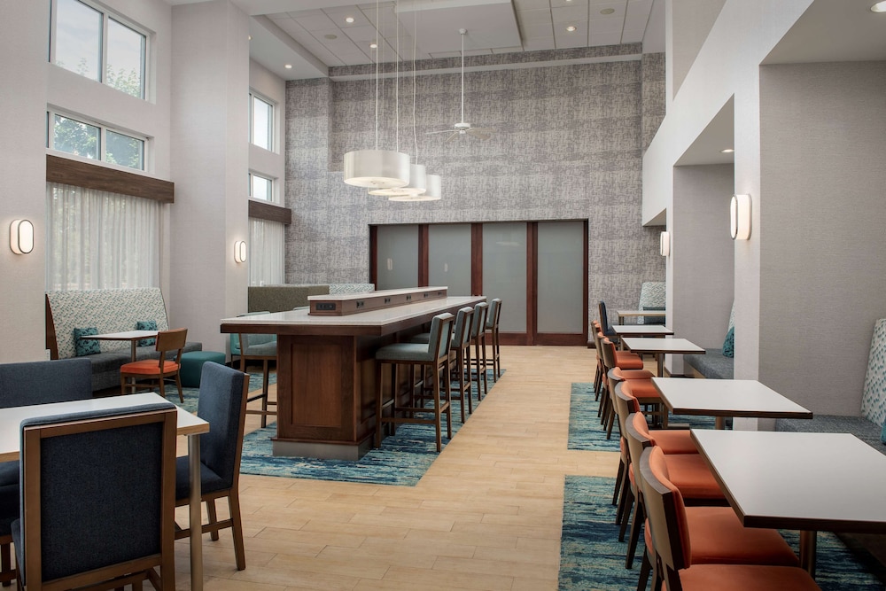 Hampton Inn & Suites Holly Springs - photo 34