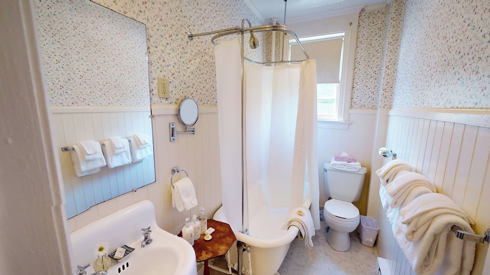 The Red Lion Inn - photo 80
