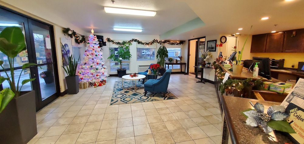 Olympic Inn & Suites - photo 3