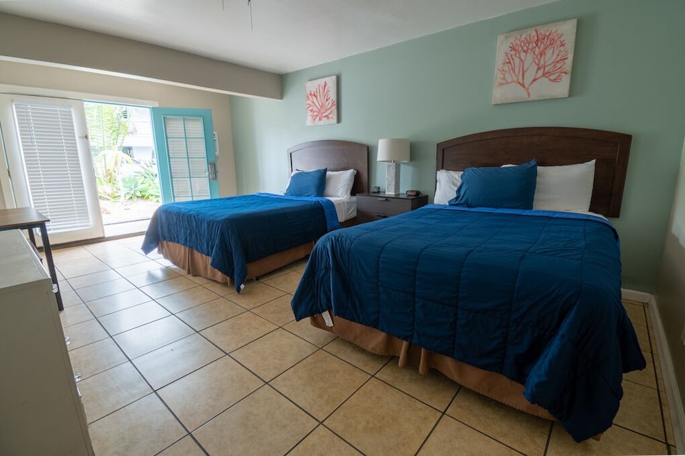 Ocean Villa Inn - photo 25