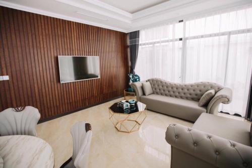 FLC Villa Hạ Long 5 Phòng Ngủ — 4-Star Luxury Hotel in Ha Long, Vietnam