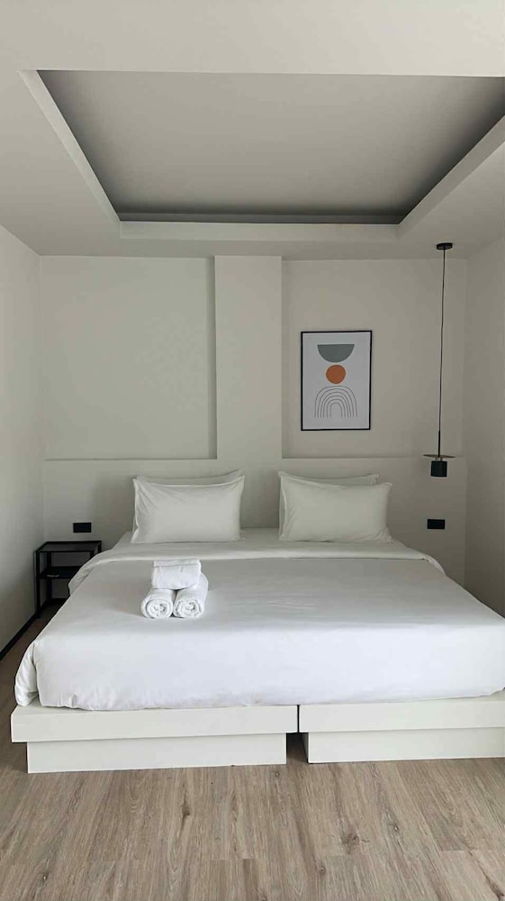 Jellyfish Residence Patong — 5-Star Luxury Hotel in Phuket, Thailand