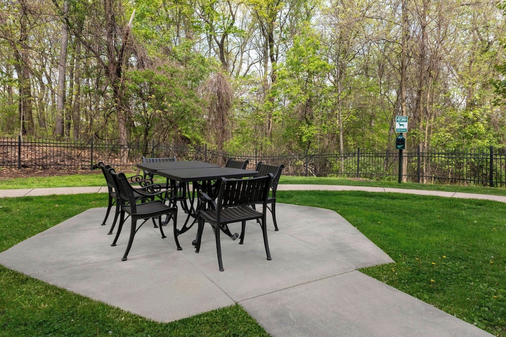 Courtyard by Marriott Pittsburgh Greensburg - photo 27