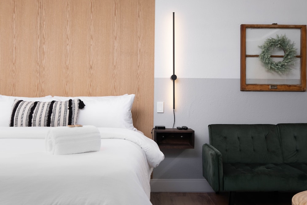 The Westerner Extended Stay - photo 6