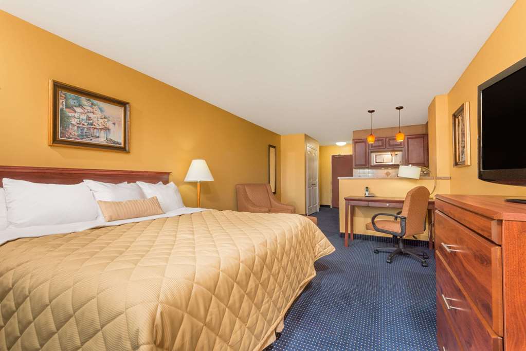 Ramada by Wyndham Catlettsburg Ashland - photo 16
