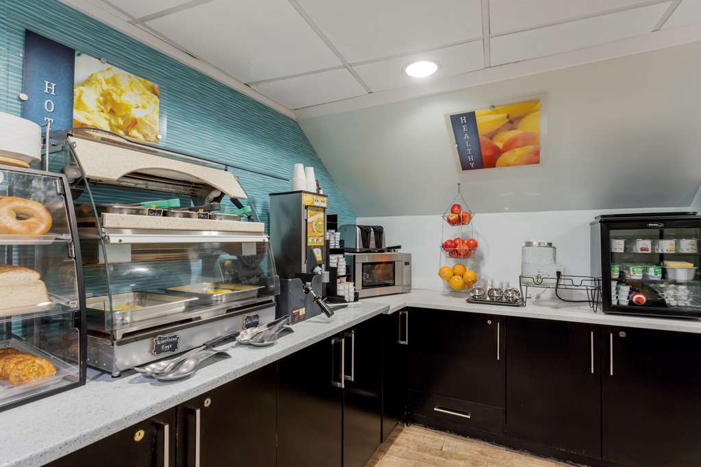 Best Western Plus Brooklyn Bay Hotel - photo 16