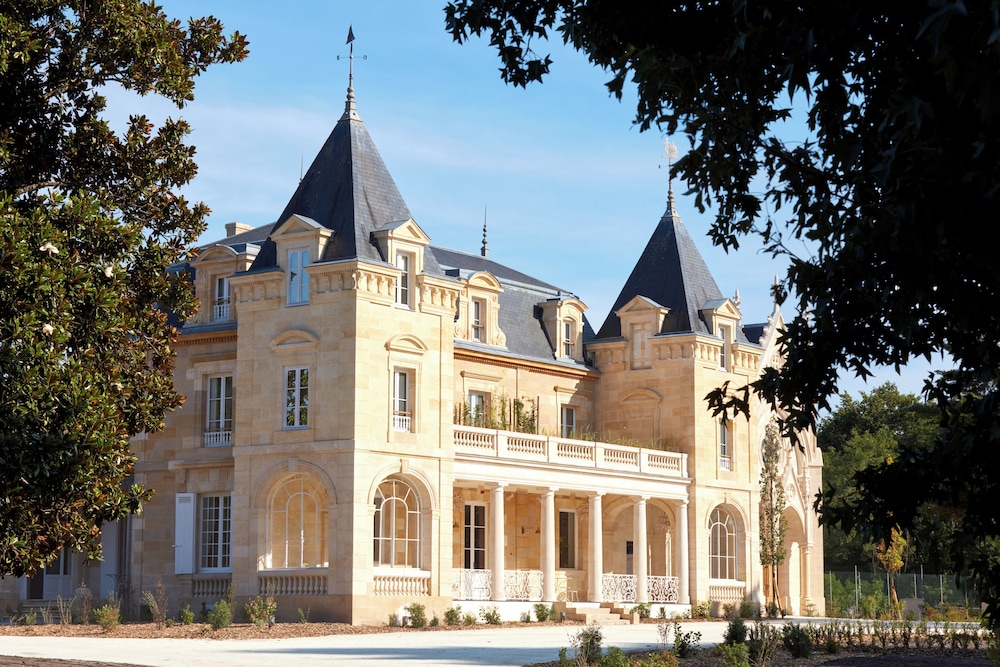 Château Léognan — 5-Star Luxury Hotel in Leognan, France
