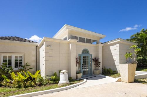 Lonetrees Large Luxury Private Villa w Pool by One Caribbean Estates — 4-Star Luxury Hotel in Holetown, Barbados