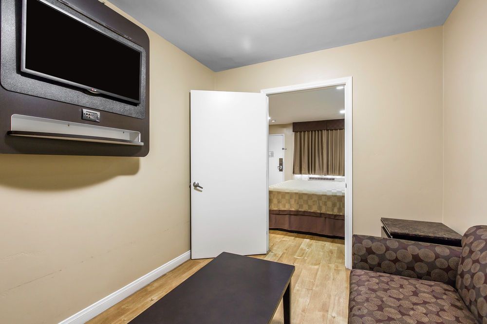 Rodeway Inn and Suites Chula Vista - photo 16