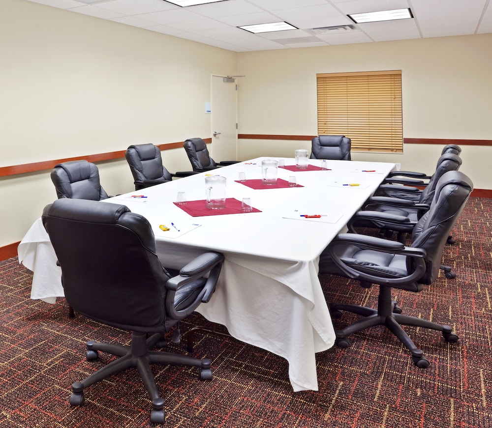 Holiday Inn Express Chehalis Centralia by IHG - photo 35