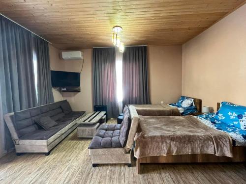 Lela Guest House