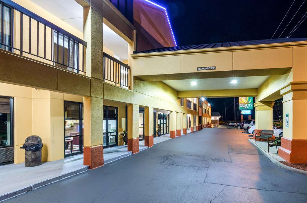 Quality Inn Tanglewood - photo 4