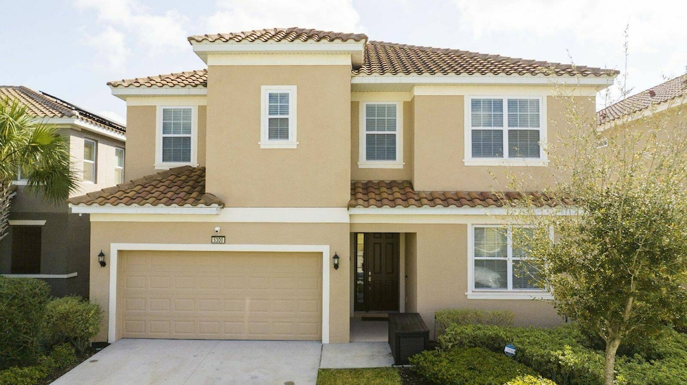 Solterra 12bd 11 5bat Sleeps24 Disney Pool Spa - featured photo