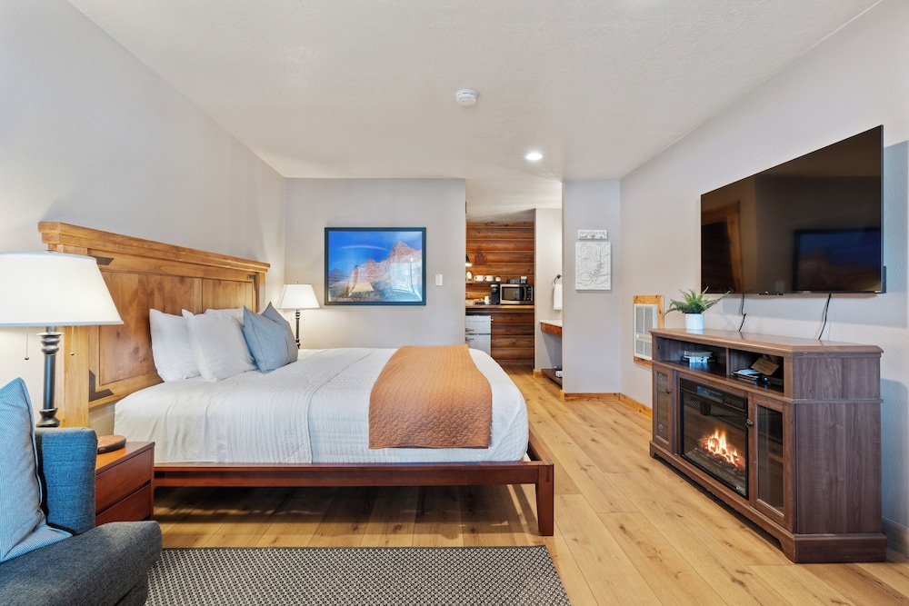 Duck Creek Village Inn - photo 46