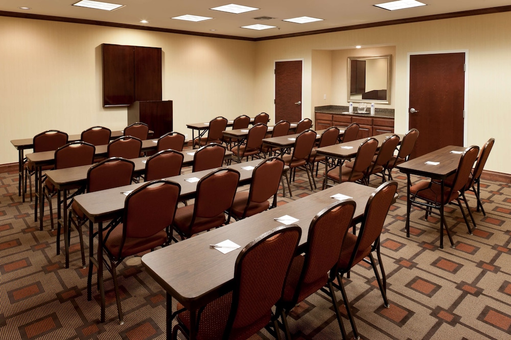 Hampton Inn & Suites Texarkana - photo 43