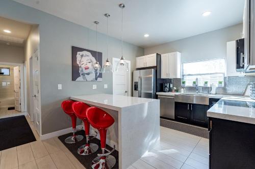 PHX Retreat Modern Home in Historic Neighborhood — 4-Star Luxury Hotel in Phoenix, United States