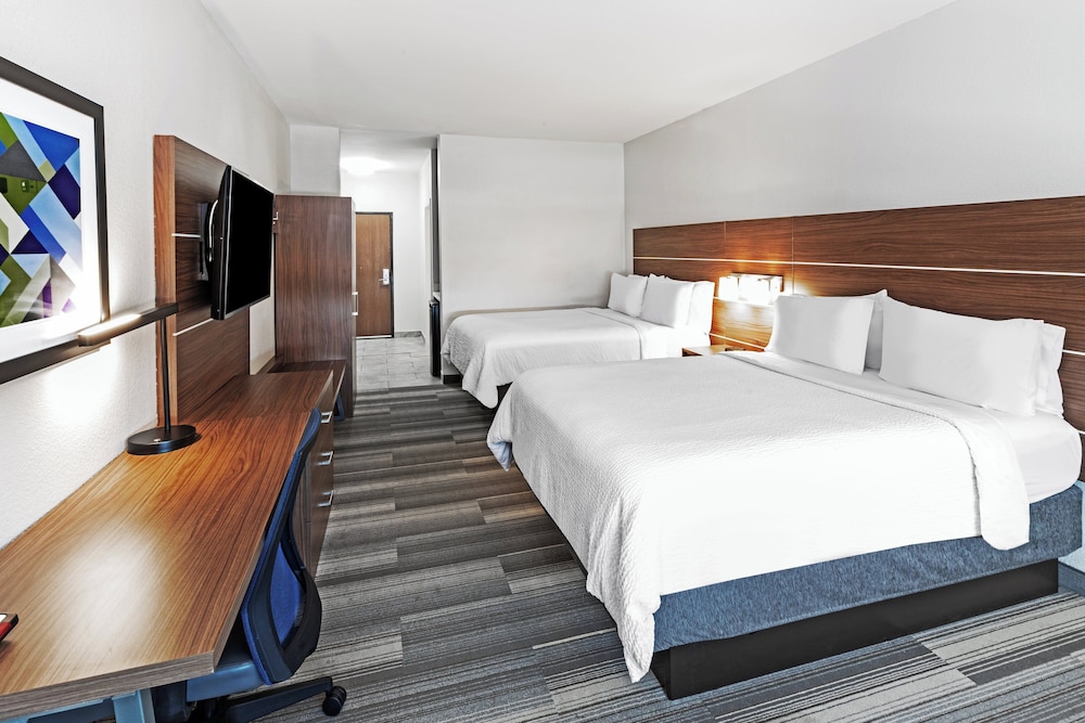 Holiday Inn Express & Suites Del Rio by IHG - photo 24