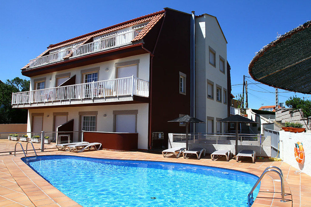 Apartamentos Coral Do Mar I — 4-Star Luxury Hotel in Portonovo, Spain