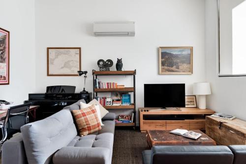 Paterson 1911 Upmarket Terrace in Vibrant Fitzroy — 4-Star Luxury Hotel in Melbourne, Australia