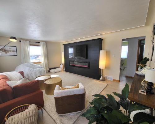Mid Modern Charmer with Yard — hotel near Ford Airport
