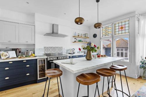 Flat 2 Fairfax Place Modern stylish flat with plenty of charm in central Dartmouth in Dartmouth, United Kingdom