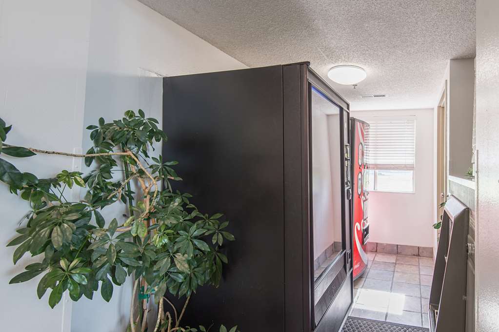 Motel 6 Lawrence KS - photo 26