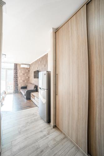 Sea Tower Apart 12