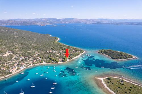 Art Beach House — 4-Star Luxury Hotel in Veliki Drvenik, Croatia