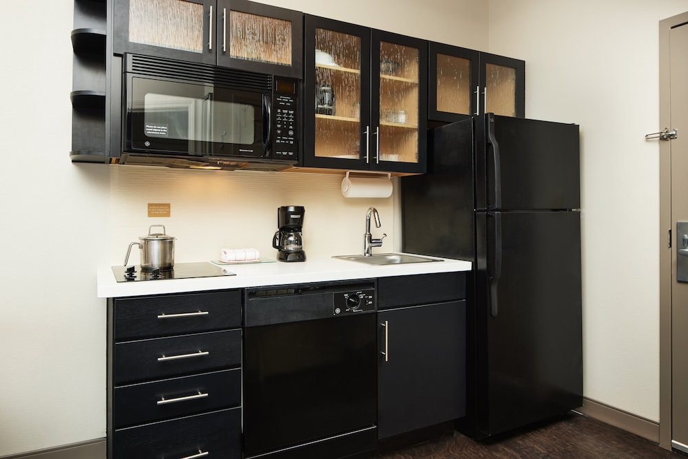 Candlewood Suites I 26 at Northwoods Mall by IHG - photo 7
