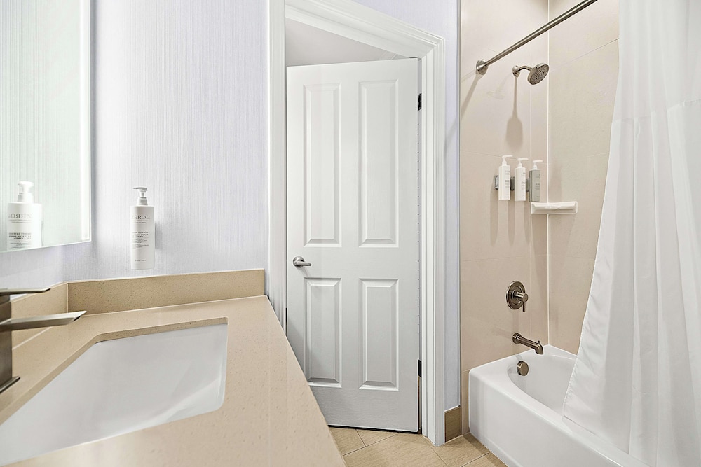 Hampton Inn Morgan Hill - photo 29