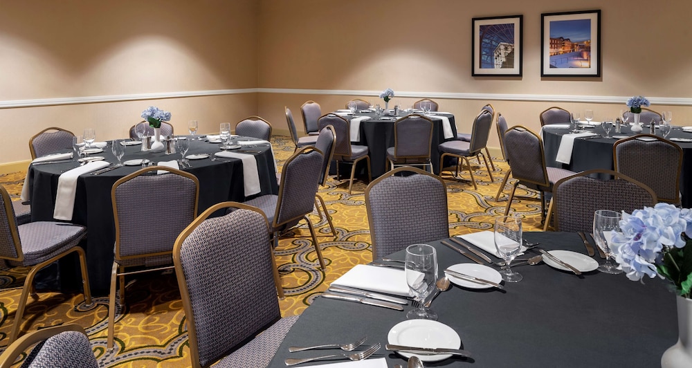 Hilton Indianapolis Hotel & Suites - photo 54