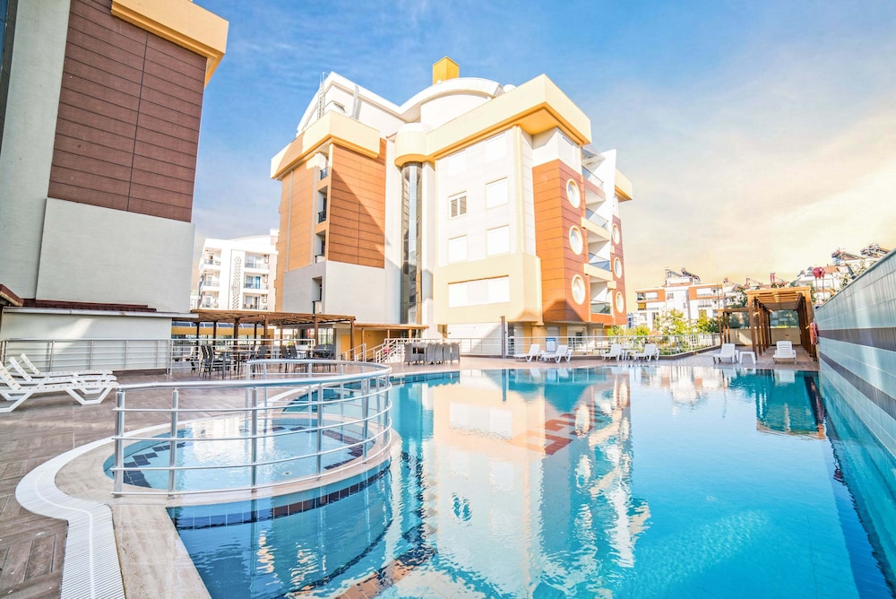 Flamingo Residence — 4-Star Luxury Hotel in Konyaalti, Turkey