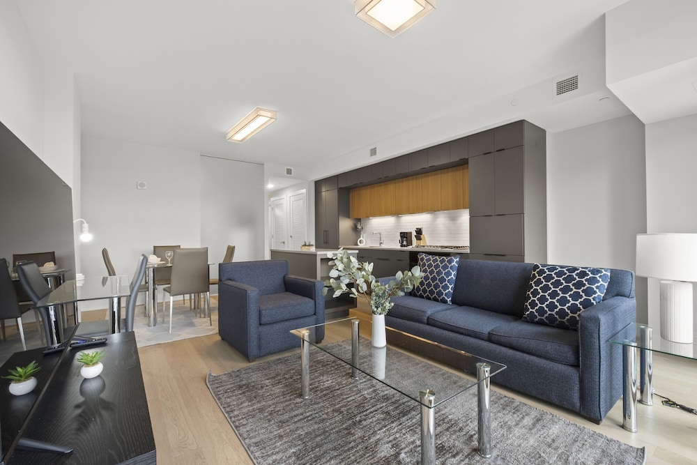 Global Luxury Suites at Tribeca - photo 35