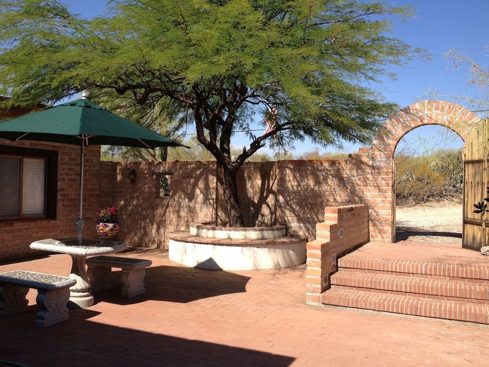 Desert Oasis B&B - featured photo