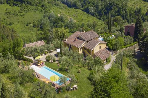 Casale Vittoria Happy Rentals — 4-Star Luxury Hotel in Marti, Italy