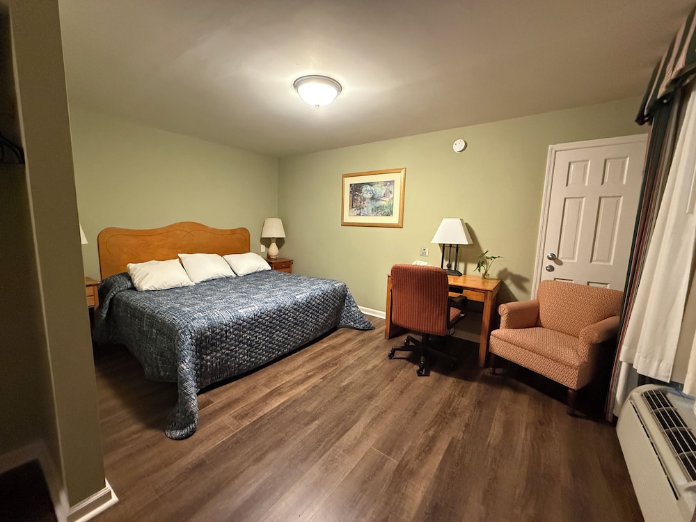 Heidi's Inn - photo 36