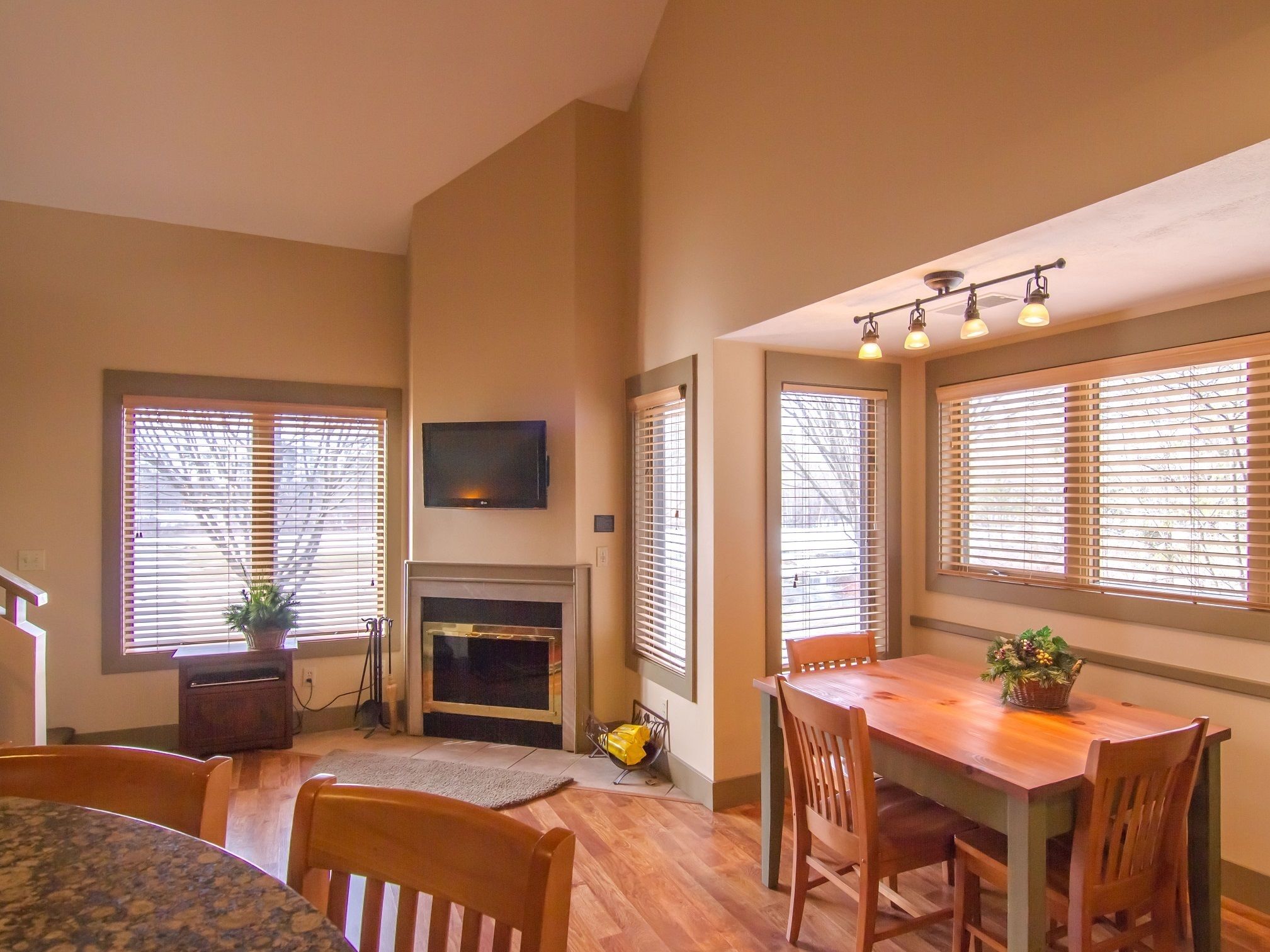 Spacious 2 Bed At Crystal Mountain Resort 2 Bedroom Condo by RedAwning — hotel in Thompsonville