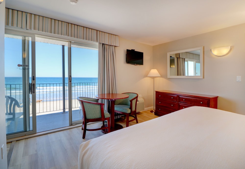 Atlantic Oceanfront Hotel - photo 8