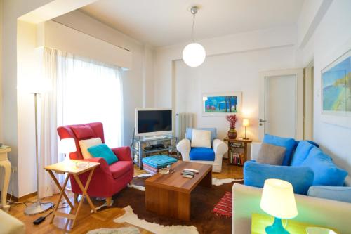 Athens Stylish apt next to the beach and port — 4-Star Luxury Hotel in Athens, Greece