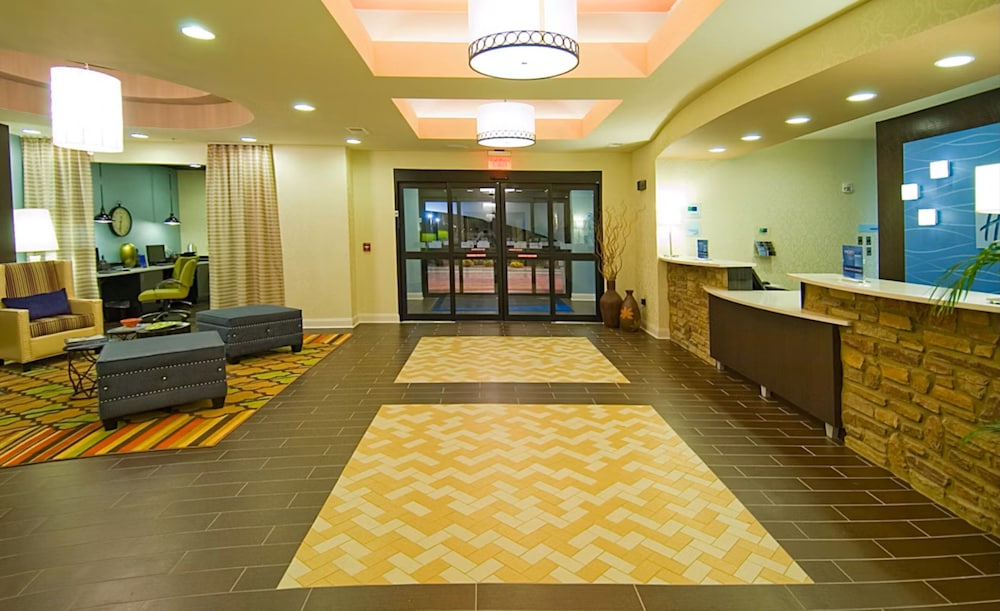 Holiday Inn Express Hotel & Suites Fulton by IHG - photo 27