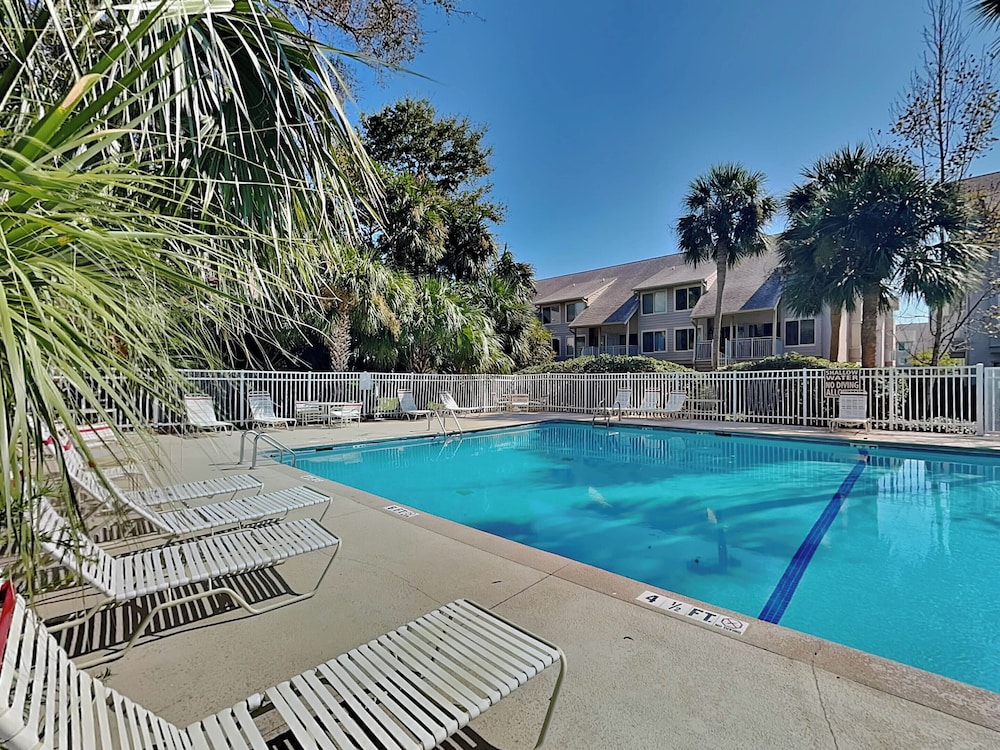 Island House 117 by Hilton Head Retreats — 4-Star Luxury Hotel in Hilton Head Island, United States
