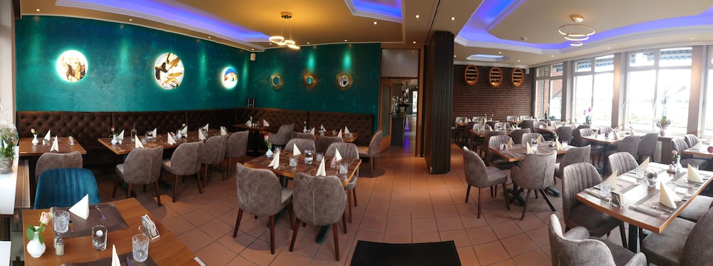 Achilleon III — hotel in Geesthacht