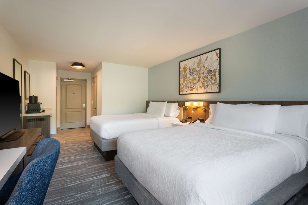 Hilton Garden Inn Melville - photo 14